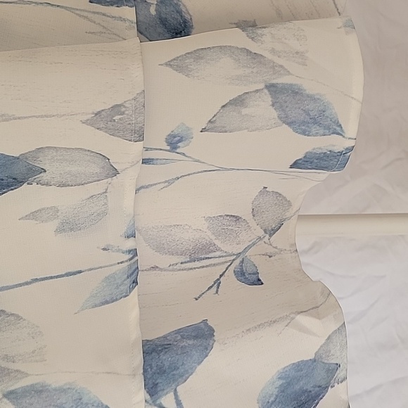 Unbranded Size M White w/ Blue Floral Tiered / Layered-Look Tank Sleeveless Top - Picture 3 of 12